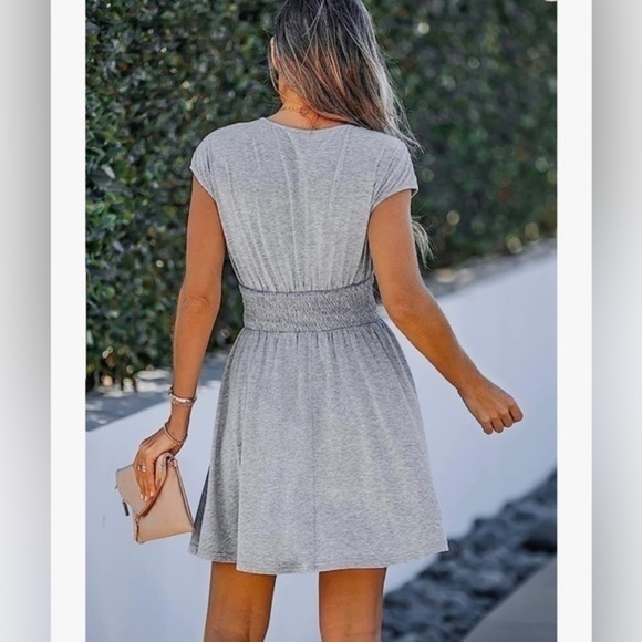 NWT - CUPSHE Women Heathered Knit Smocked Dress size medium - Picture 2 of 9